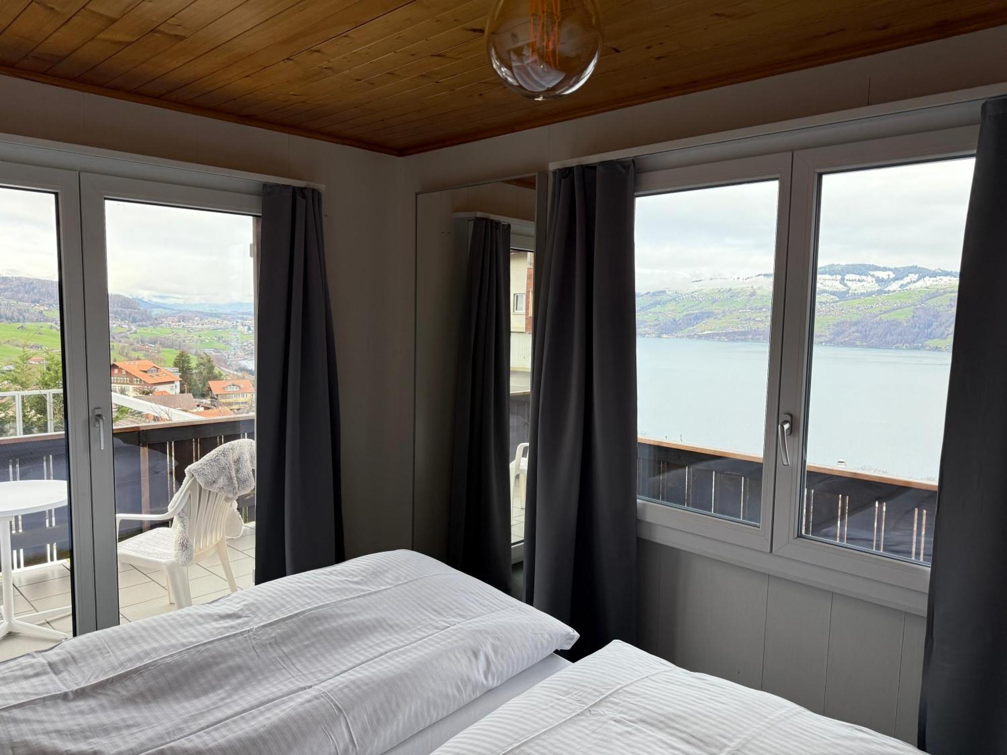 Eva'S Seeblick Krattigen Habitación foto