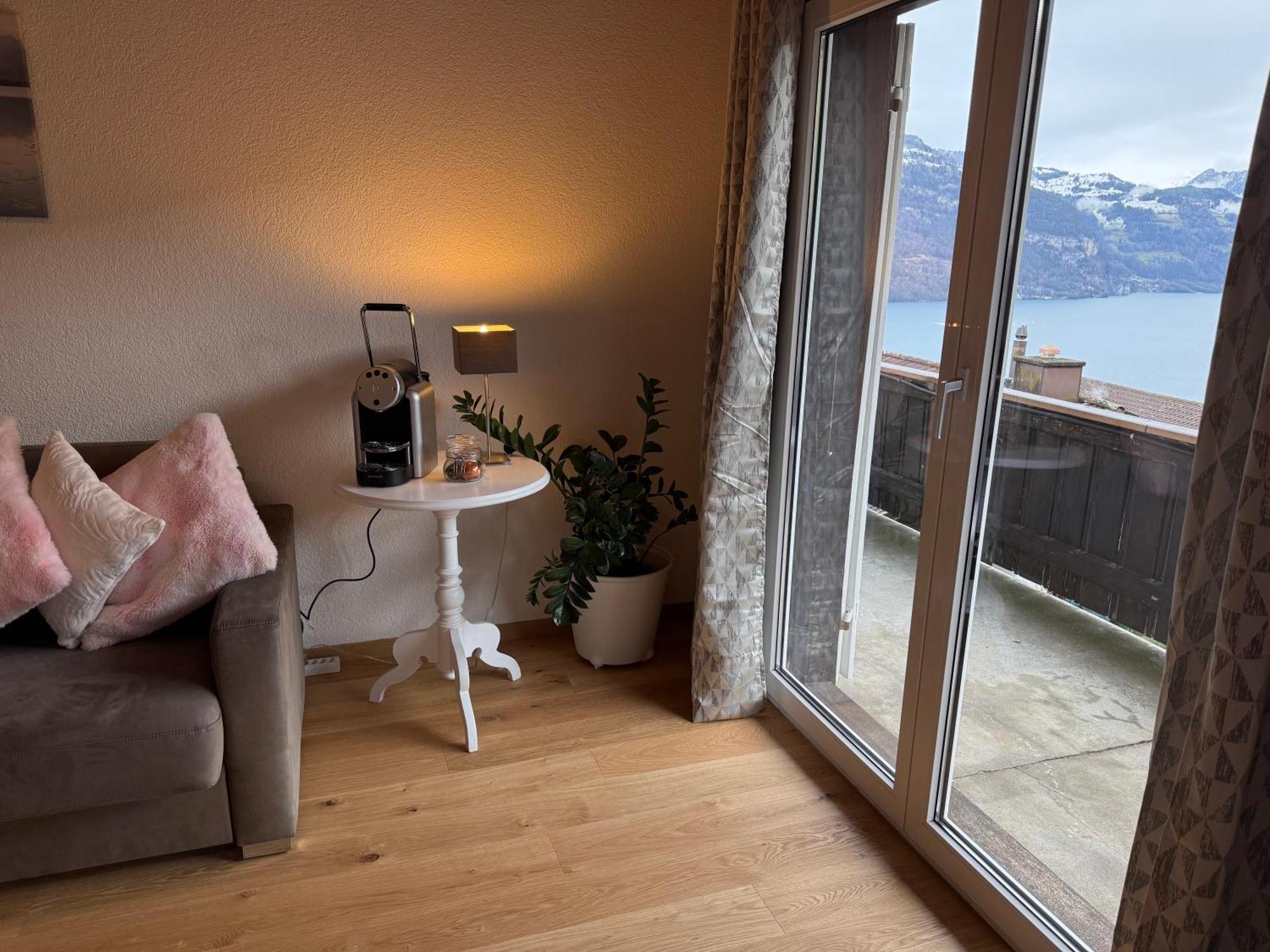 Eva'S Seeblick Krattigen Habitación foto
